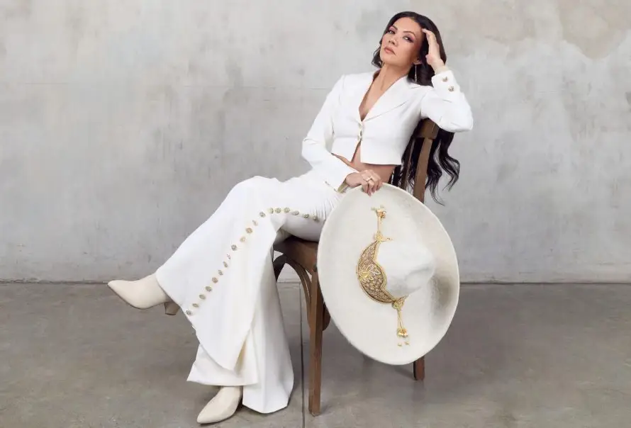 Nieta de Pedro Infante, Lupita Infante, presenta el álbum "Aunque me duela"
