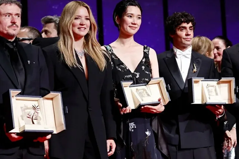 Cannes encumbra a los Javis con el Premio de Dirección y da segunda Palma de Oro a Mungiu