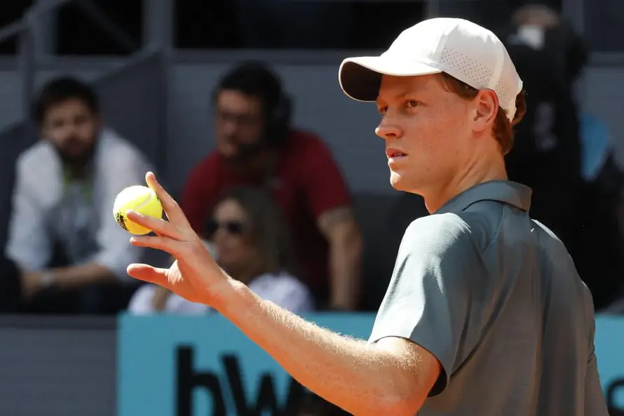 Jannik Sinner vence a Arthur Fils y avanza a la final del Abierto de Madrid