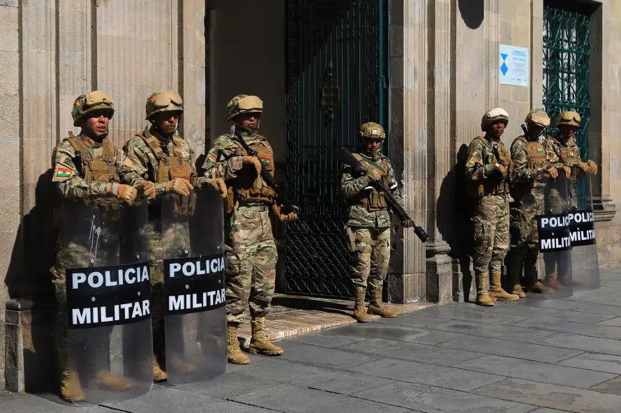 Gobierno de Bolivia denuncia presencia de grupos armados en protestas de afines a Morales