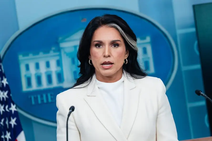 Tulsi Gabbard dimite como directora de Inteligencia Nacional del Gobierno de Trump