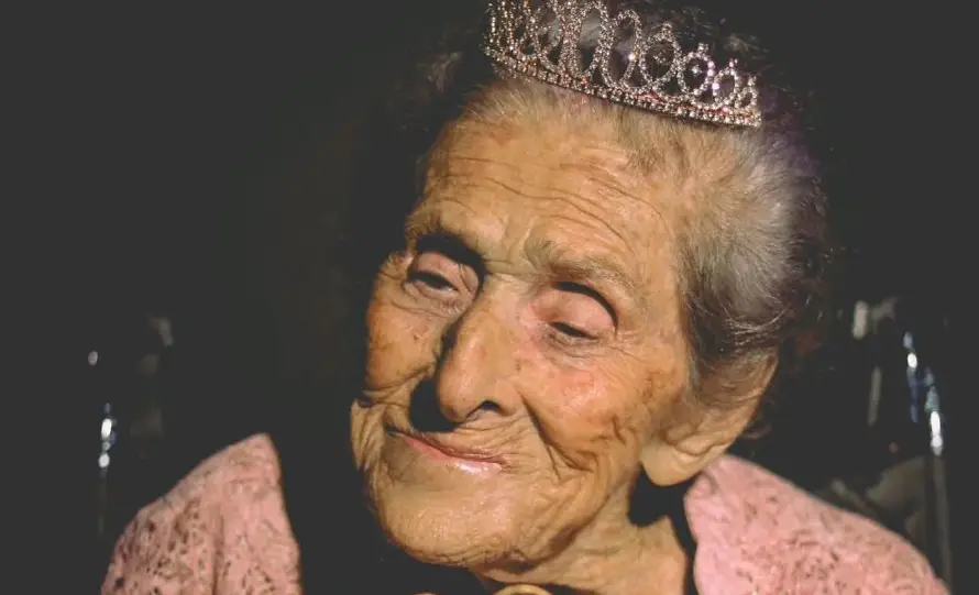 Doña Milagro de la Cruz y la alegría de cumplir 100 años junto a su descendencia