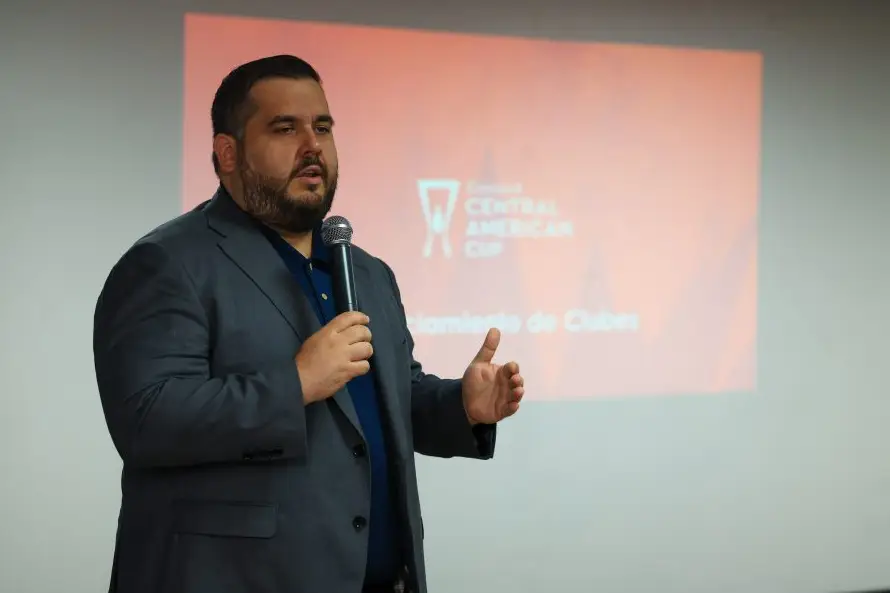 Fesfut y Concacaf capacitan a clubes salvadoreños sobre licenciamiento y gestión deportiva