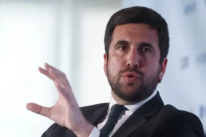 El empresario Enrique Riquelme oficializa su candidatura a presidente del Real Madrid