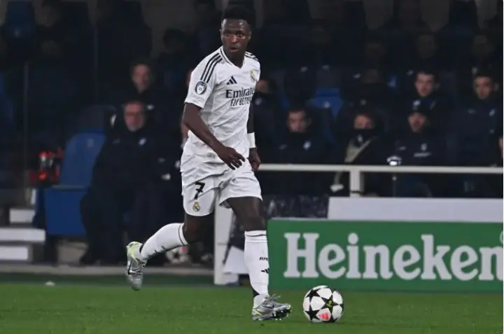 Vinícius asegura que quiere retirarse jugando en el Real Madrid