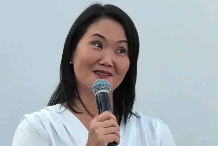 Fujimori promete ser presidenta de Perú solo los cinco años de mandato si gana elecciones