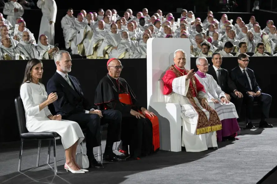 El papa a Europa: "No se puede hablar de dignidad y dejar que los mares sean cementerios"