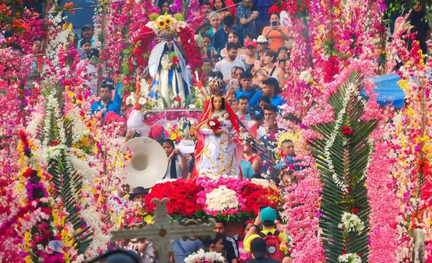 Cofradía de las Flores y las Palmas de Panchimalco es expuesta en Japón