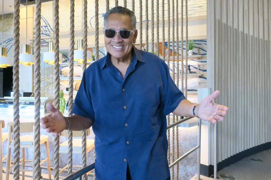 Tito Nieves regresa al romance con su nuevo álbum "Desde el corazón"