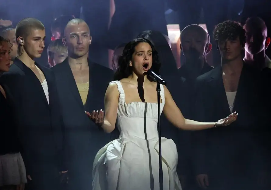 Rosalía aplaza sus conciertos en Miami y Orlando por emergencia familiar
