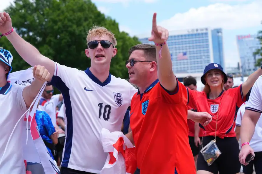 Aficionados del Inglaterra-Croacia bebieron 45,349 cervezas en un bar cercano al estadio