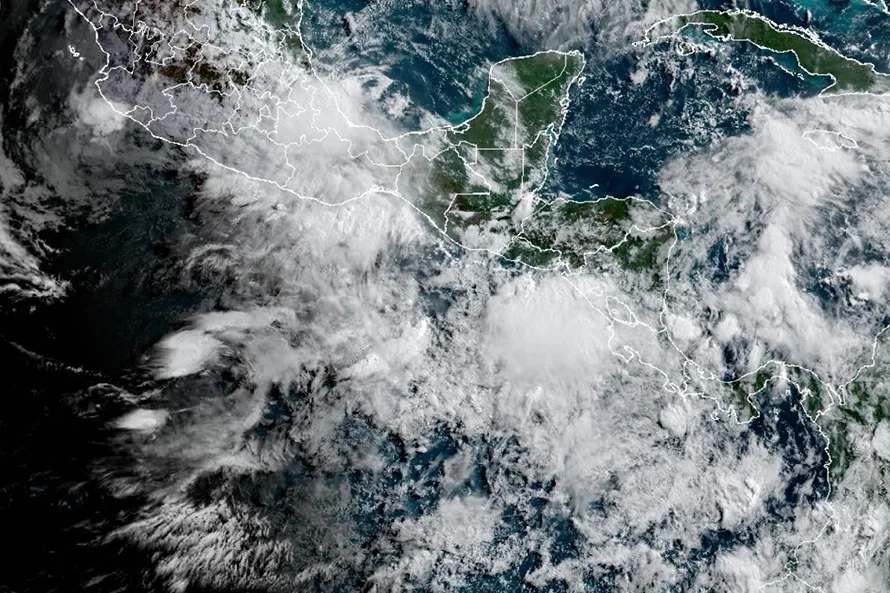 Boris se debilita a depresión tropical, pero continúa aportando humedad a Cristina