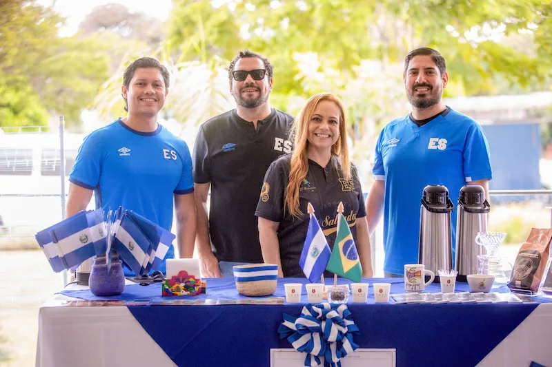 Café salvadoreño destaca en feria cultural realizada en Brasil
