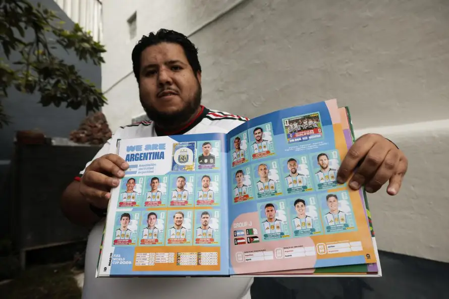 Un mexicano convirtió veinte años de espera por el Mundial en una colección de recuerdos