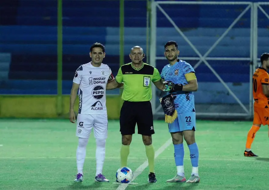Dos equipos buscan la categoría de Hércules y empresarios exploran comprar Águila, dice presidente de Primera División