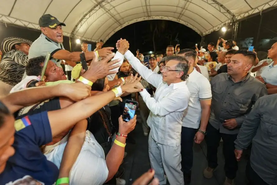 Ordenan la "suspensión provisional" de Gustavo Petro como presidente hasta después de elecciones