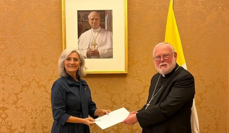 Nueva embajadora de El Salvador ante la Santa Sede presenta cartas credenciales