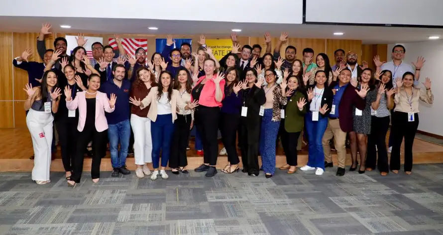 Embajada de EE.UU. reconoce labor de más de 80 salvadoreños inscritos en Iniciativa de Jóvenes Líderes de las Américas