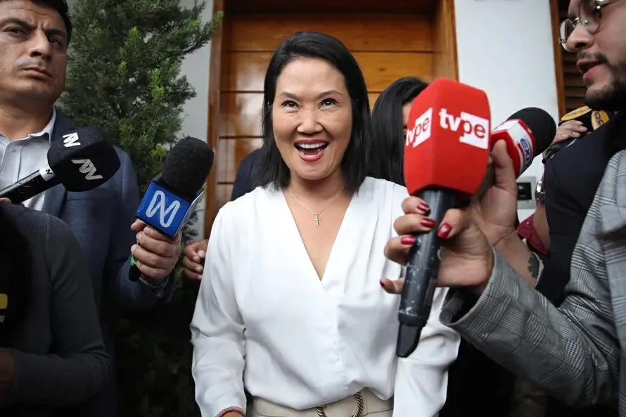 Fujimori se acerca a ganar elección presidencial en Perú, con 40,000 votos más que Sánchez