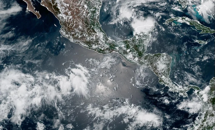 Lluvias seguirán este martes por influencia de una onda tropical