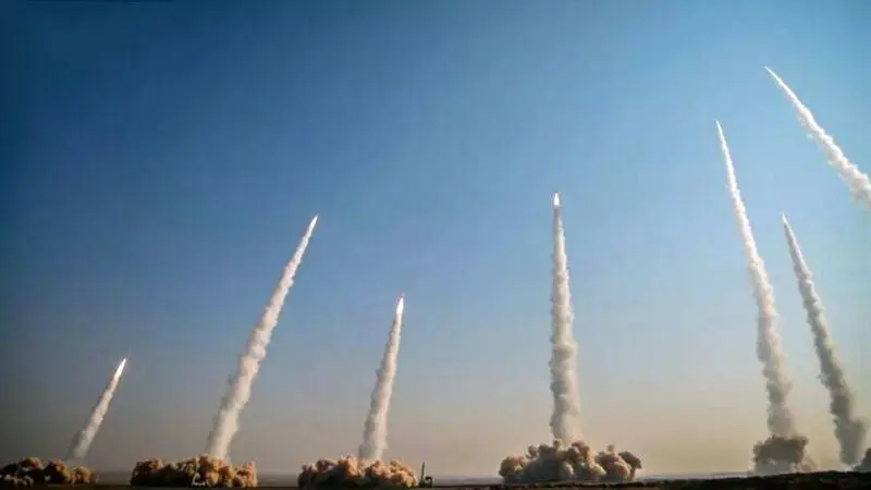 Israel bombardea Irán tras ataque con misiles de Teherán