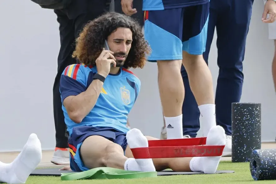 Cucurella celebra su fichaje en el Real Madrid y agradece confianza
