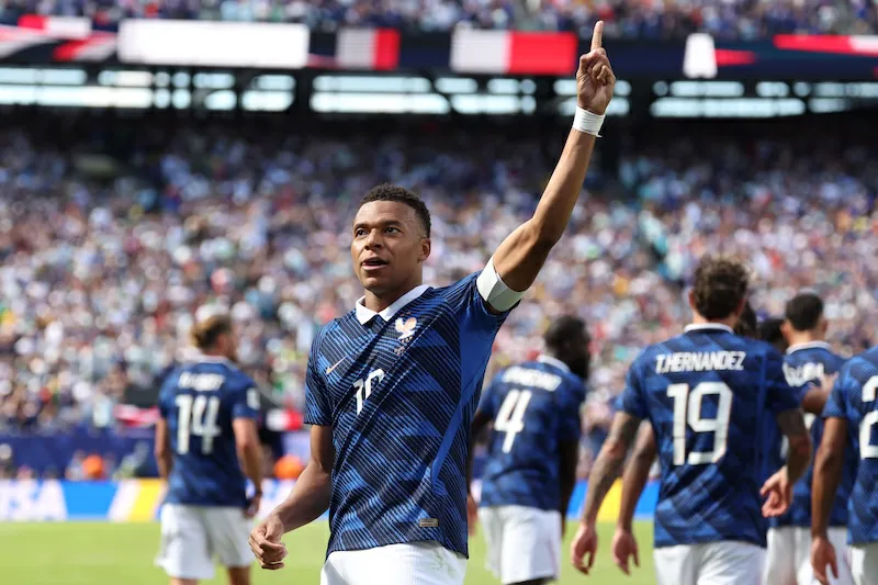 Mbappé se convierte en máximo goleador histórico de Francia