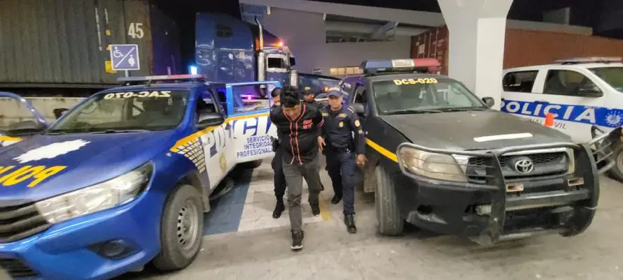 Capturan y expulsan de Guatemala a “Chapato”, uno de los 100 pandilleros más buscados de El Salvador