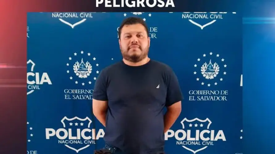 Arrestan a hombre que arrebató dinero a empleada de una gasolinera y se accidentó en la huida