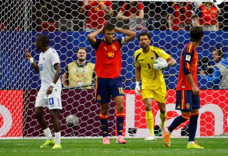 Los centrocampistas Rodri y Mikel Oyarzabal piden calma tras empate de España