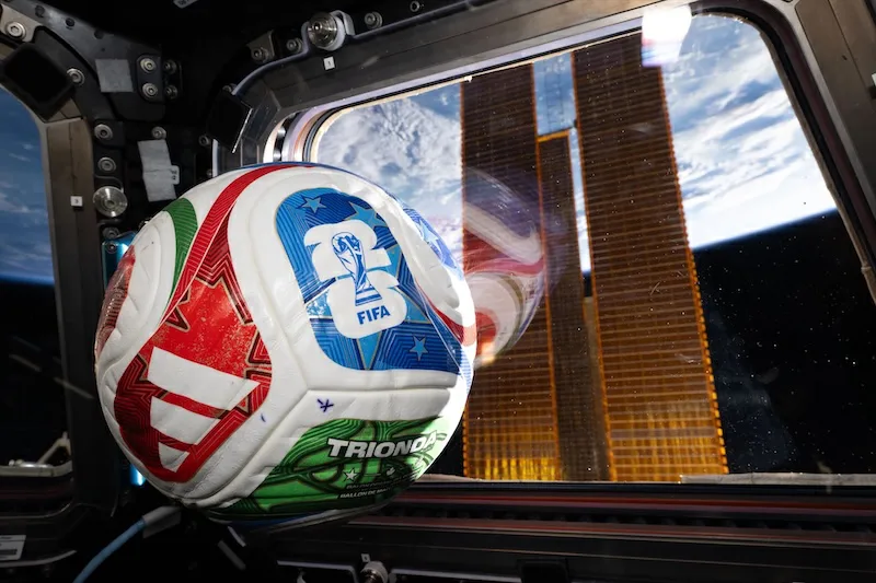 La NASA lleva al espacio el balón oficial del Mundial 2026