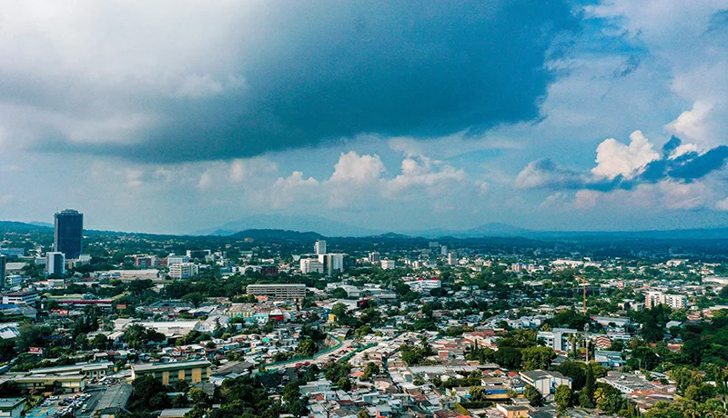 Onda tropical llevará lluvias, tormentas y posible caída de granizo tras otra jornada de intenso calor