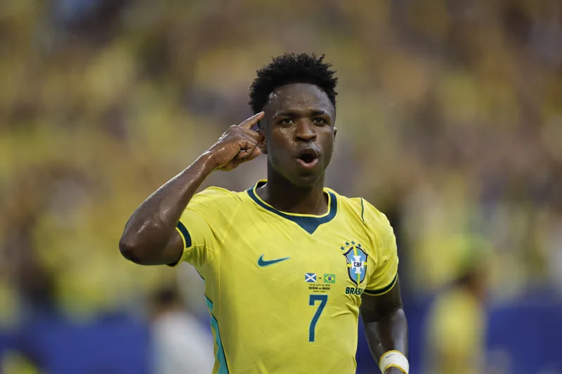 Vinícius pide perdón tras eliminación de Brasil en el Mundial y dice que "la sensación de frustración es enorme"