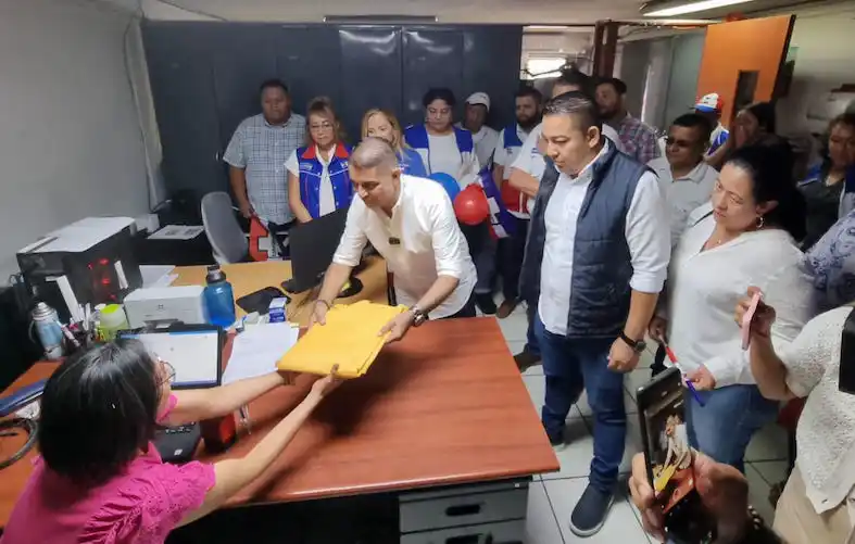 Concejal Nóchez se inscribe como precandidato a San Salvador Centro y dice esperar que se respeten los resultados