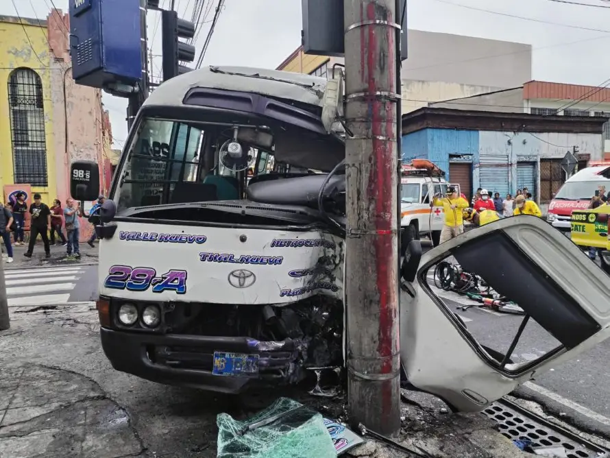 Seis lesionados dejan dos accidentes de tránsito en la mañana del domingo