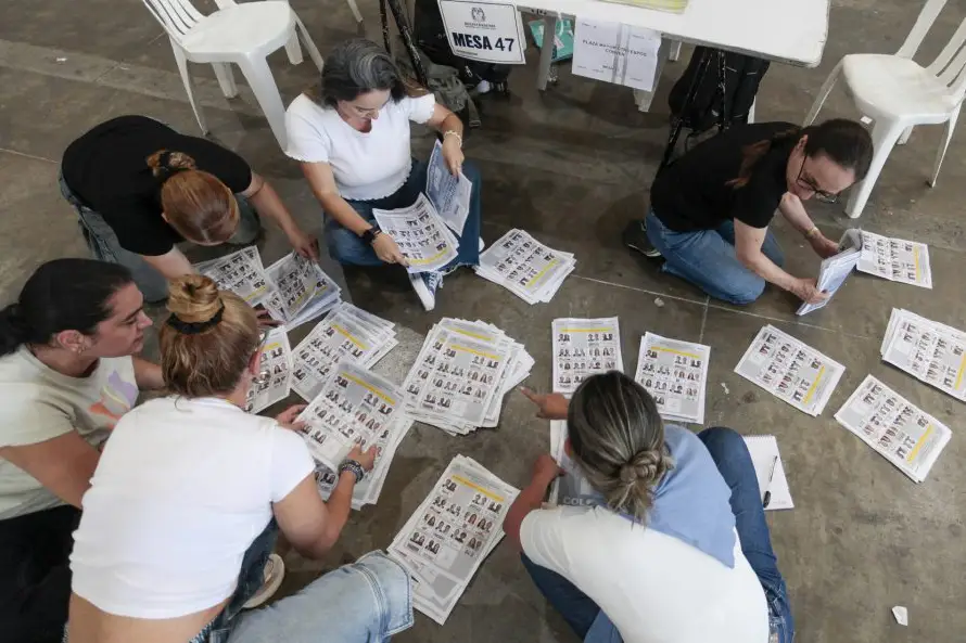 EEUU dice que apoya el derecho del pueblo colombiano a "elegir libremente" a su presidente