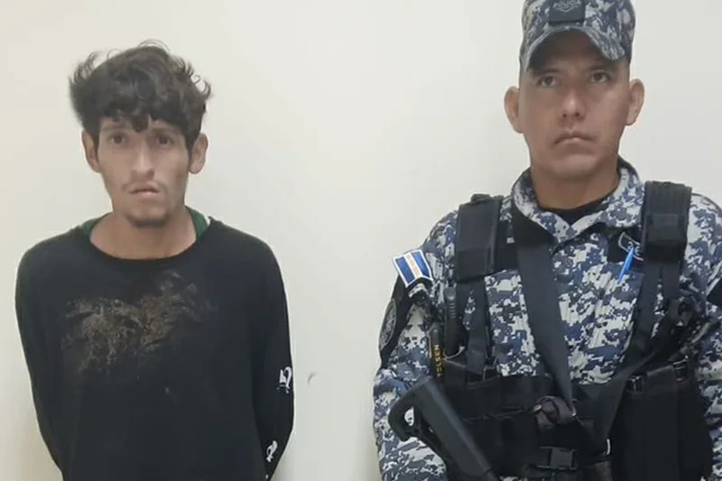 Capturan en Olocuilta a supuesto pandillero con droga lista para distribución
