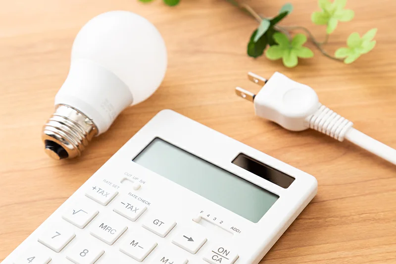 ¿La energía eléctrica es más cara en la noche? Un experto desmonta mitos sobre el consumo eléctrico
