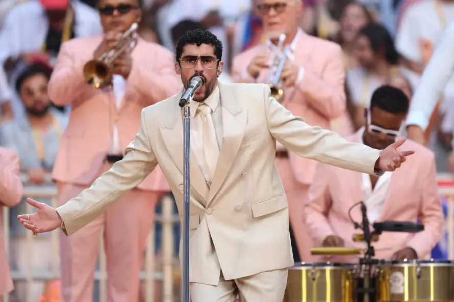 Bad Bunny, primer artista latino en recaudar $1,000 millones en giras