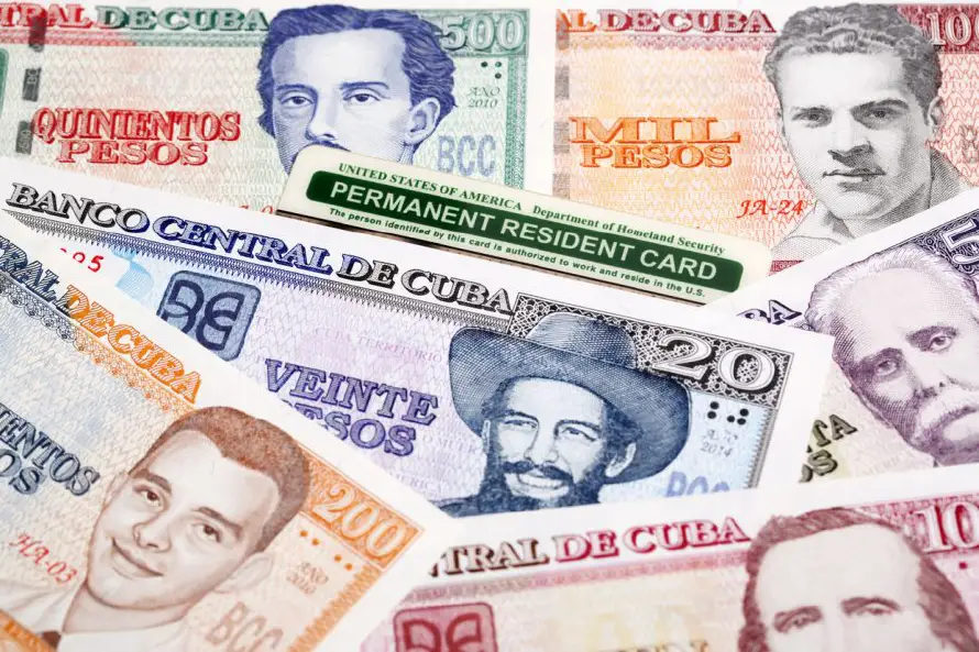 El dólar alcanza los 600 pesos en el mercado informal cubano, un tasa récord