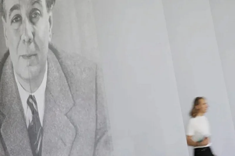 Borges, el bibliotecario universal que escribió para compartir su pasión por la literatura