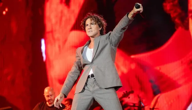 David Bisbal rinde tributo a Manuel Alejandro con el performance "Frente a frente"