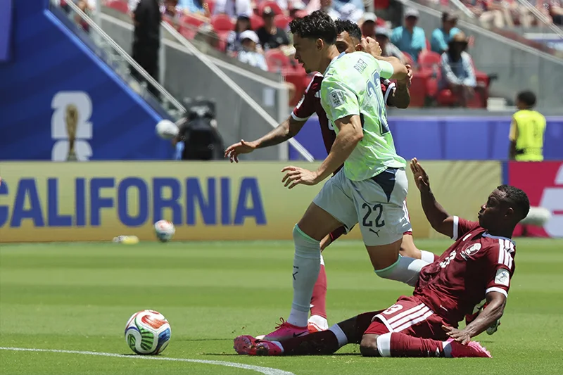 La FIFA quita la autoría del gol de Catar a Khoukhi y lo da a Muheim en propia puerta