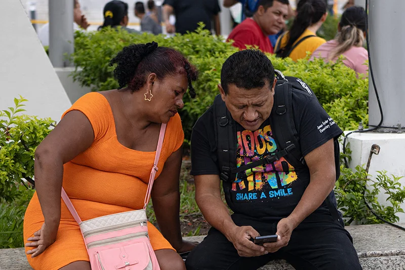 El 61 % de la población salvadoreña usa redes sociales