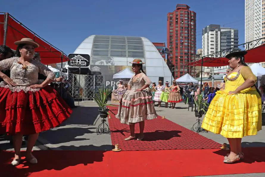 Pasarela Andina: escaparate de moda y reactivación económica en Bolivia