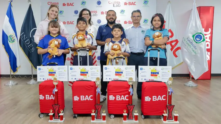Cuatro estudiantes salvadoreños representarán al país en Colombia tras destacar en el Torneo Final Intercolegial de Ajedrez