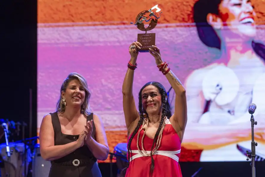 Lila Downs recibe el premio La Mar de Músicas por toda una vida de mestizaje