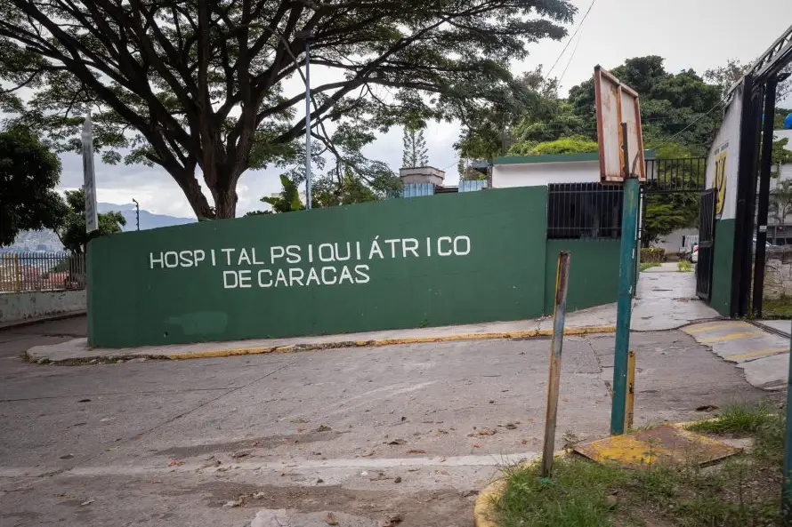 La demencia crece en la población latina mientras baja en los países más ricos