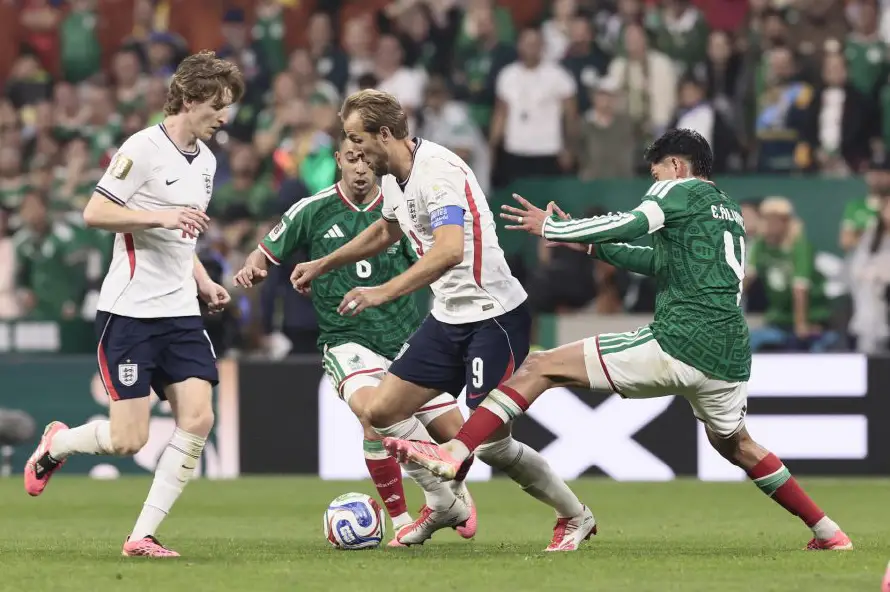 Inglaterra clasifica a cuartos y jugará contra Noruega