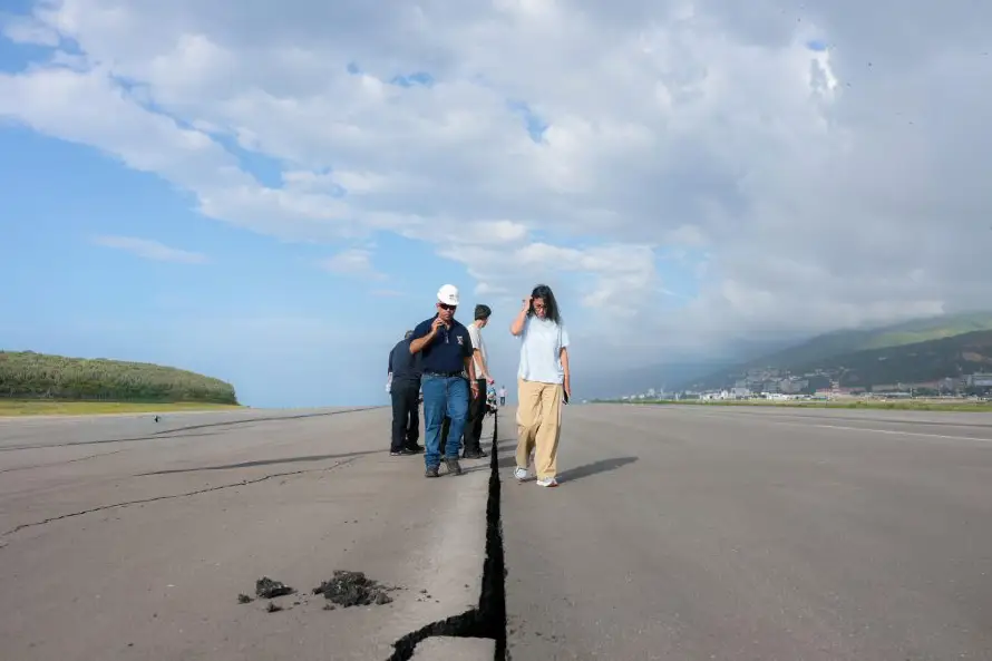 Venezuela prevé retomar vuelos internacionales en pista paralela del principal aeropuerto